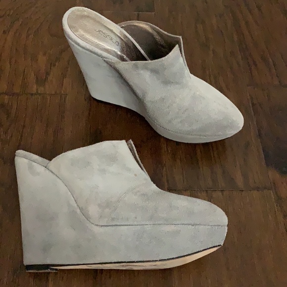 Jessica Bennett light gray suede platform mules. - Picture 8 of 17